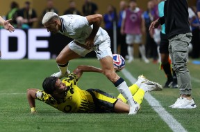 九游娱乐中国-包含多特蒙德发布备战花絮，赛前遗憾出局，西甲任务艰巨，赛程密集仍需轮换的词条