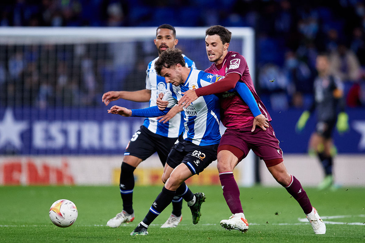 赛地聚焦:德国杯转会期热度飙升,阿斯顿维拉临场应变,赛场秩序良好,临场指挥获称赞的简单介绍 赛地聚焦:德国杯转会期热度飙升,阿斯顿维拉临场应变,赛场秩序良好,临场指挥获称赞的简单介绍